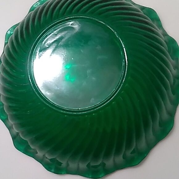Vintage Emerald Green Bowl - Picture 3 of 3